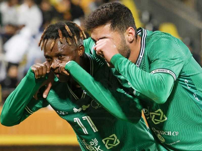 العربي يفوز على القادسية بثنائية في دوري زين